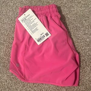 LULULEMON HOTTY HOT 4’ SONIC PINK NEW WITH TAGS